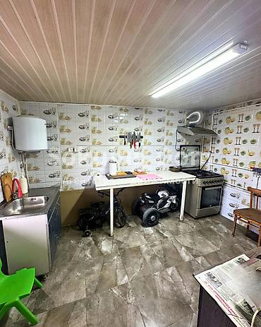 Продажа коттеджей и домов: 🏠Продается дом в с. Сокулук 🟡Комнаты: 3 🟡Участок: 6 соток 🟡Отопление — 9