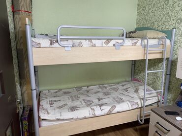 Детские двухъярусные кровати: Б/у, Для девочки и мальчика, С матрасом