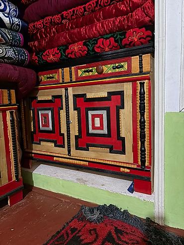 диван раскладной двуспальный бишкек: Комод для одежды, Б/у, Без зеркала, Дерево, цвет - Красный — 2
