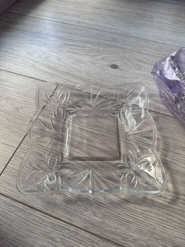 Наборы посуды: Новая посуда, тарелки, сахарница, масленка, чайный сервис, чайник — 4