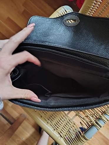 Crna ženska torba preko ramena od veštačke kože sa preklopom i at lalafo.rs — 2 Crna ženska torba preko ramena od veštačke kože sa preklopom i — 2