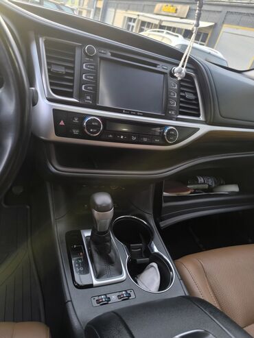 Toyota: Toyota Highlander: 2019 г., 3.5 л, Автомат, Бензин, Кроссовер — 10