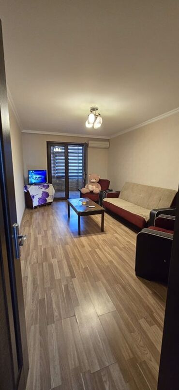 Günlük kirayə mənzillər: 3 otaqlı — 2