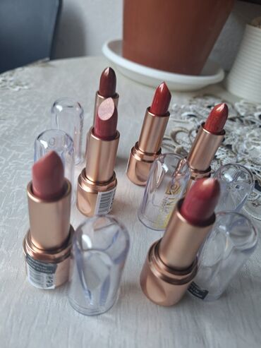 Šminka: Set ruževa za usne – raznovrsni tonovi i finiši - Više različitih — 12