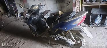 gilera runner: Скутер 50–150 см³ (визуально класс «городской», 4‑тактный — 3