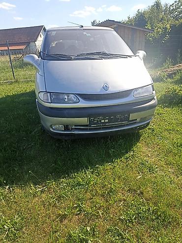 red bull nalepnice: Renault Espace monovolumen – siva boja, 5 vrata, prostrana kabina sa — 1