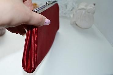 Классические сумки: Вечерняя сумочка из перьев страуса дополнит ваш выход в свет — 15