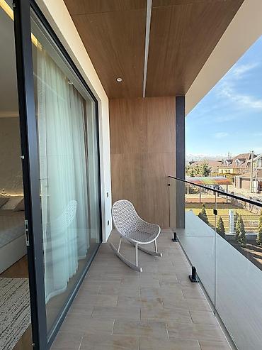 Продажа коттеджей и домов: Продаётся новый 6-комнатный дом в районе Байтик Площадь: 300 м² — 25