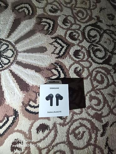 bluetooth: Samsung Galaxy Buds3 FE – simsiz qulaqcıq - Rəng: qara - Dizayn — 1