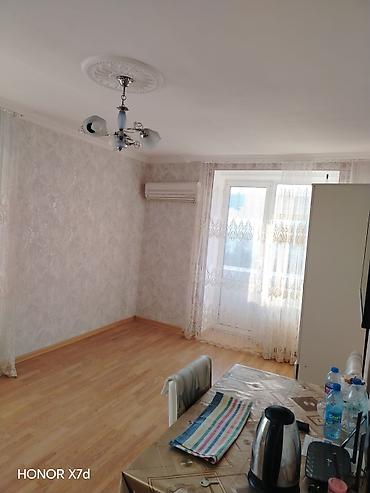 neftcilər: İşıqlı və rahat mənzil otağı kirayə/təklif olunur. Xüsusiyyətlər: - — 6