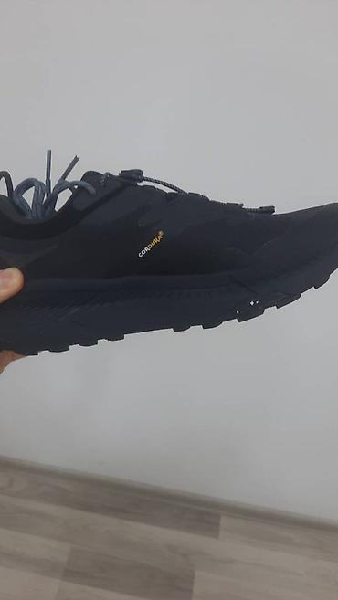 Кроссовки и спортивная обувь: Salam. Ayaqqabı HOKA modelinə aiddir. Ölçüsü 9.5 Bizim ölçü ilə 43.5 — 3
