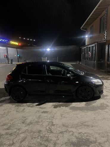 Toyota: Toyota Auris: 2007 г., 1.6 л, Кол менен иштөөчү, Бензин, Хетчбек — 3