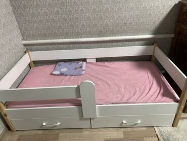 кровать белый: Продаю детскую кровать Покупали за 12000 отдам за 10000Состояние