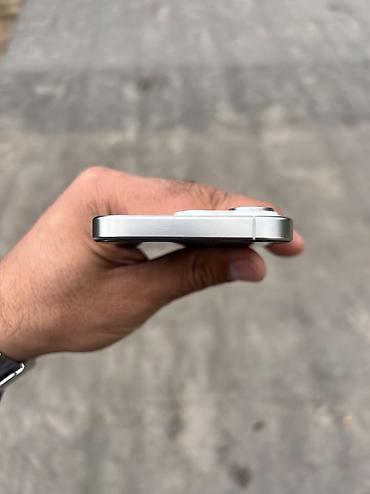 iphone en ucuz telefon: IPhone 15 Pro, 128 GB, White Titanium, Face ID, Zəmanət, Simsiz şarj — 6