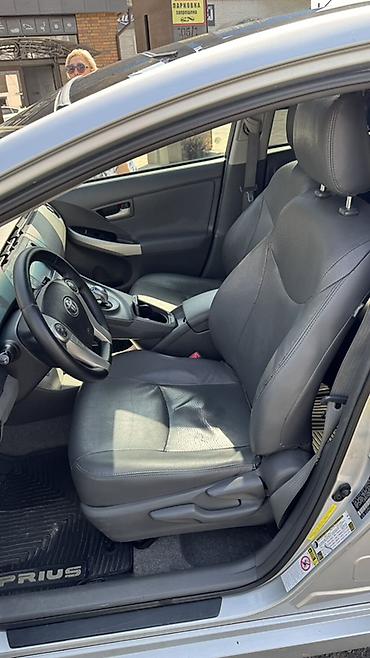 Toyota: Toyota Prius: 2011 г., Гибрид, Хэтчбэк — 5