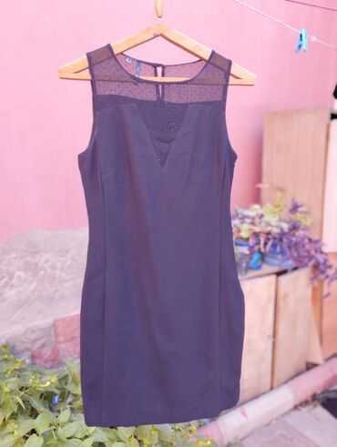 Tuflilər: Ayyaqqabilarin 2 si 30 azn donlarin.hamisi birlimde 50 azn Qadın geyim — 9