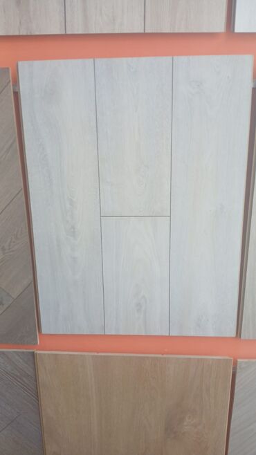 Döşəmə işləri: Laminat ustasi Her nov laminatlarin vurulmasi 90 derece,duz,sahmat — 11