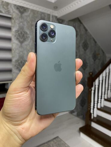 Apple iPhone: IPhone 11 Pro, Б/у, 256 ГБ, Alpine Green, Защитное стекло, Чехол, 93 %