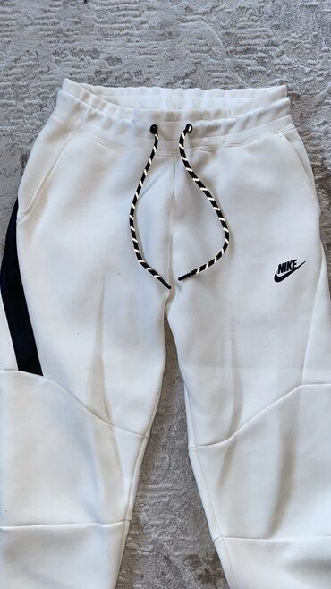 кепка лора пиано цена: Мужской спортивный костюм, M (EU 38), Nike, Б/у, цвет - Белый, Самовывоз