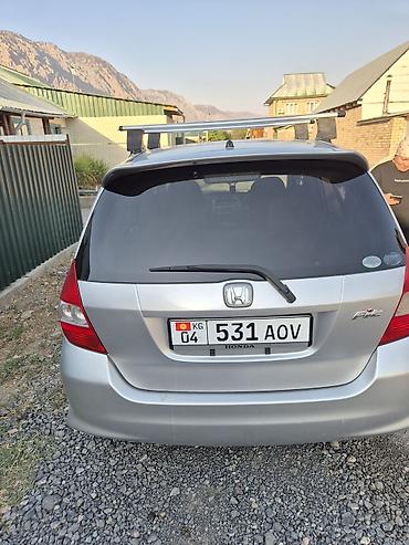 бензин сатам: Honda Fit: 2003 г., 1.3 л, Автомат, Бензин, Хетчбек — 2