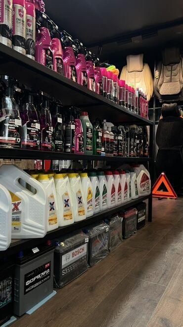 помощник автомеханика: Требуется продавец консультант с опытом и без опыта Возраст 18-25 лет