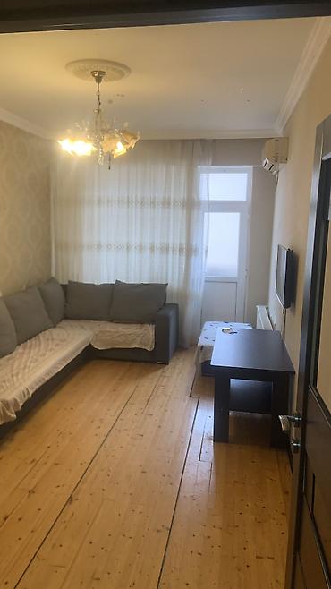 Uzunmüddətli kirayə mənzillər: Salam Xirdalanda tam merkezde Irşad telecomun yaninda yeni binada 2 — 4