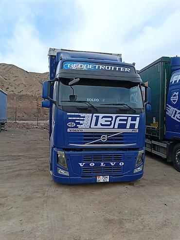 Тягач, Volvo, 2010 г., Тентованный
