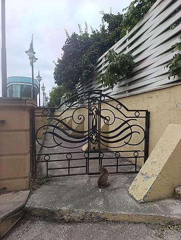 sumqayitda ev: Şamaxı Rayonuda şeherin merkezinde 6 sot torpaqın içinde 2 mertebeli — 3