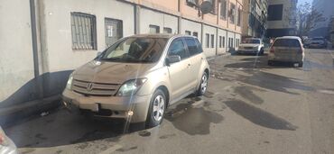 Toyota: Toyota ist: 2003 г., 1.5 л, Автомат, Газ, Хэтчбэк