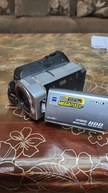 Видеокамеры: Видеокамера Sony
Цена: 6500