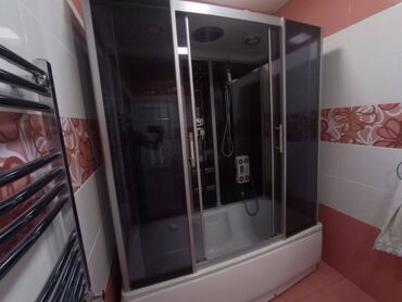 duş krani: Düzbucaqlı Üstü qapalı kabina, İşlənmiş