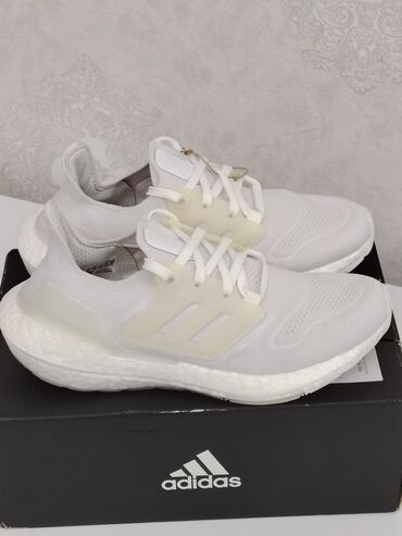 женские кроссовки adidas yeezy: Adidas, Размер: 36, цвет - Белый, Новый