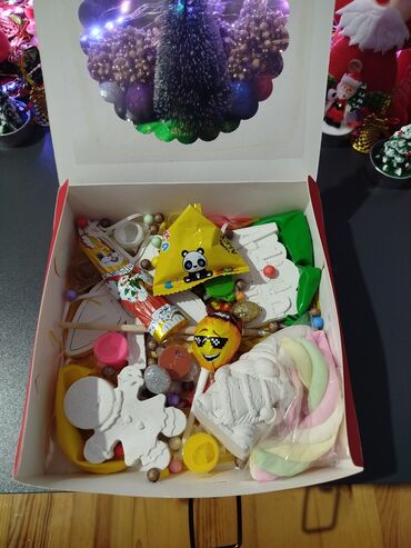 Hədiyyə bağlamaları: Hədiyyə qutusu, Yeni, rəng - Ağ, Ödənişli çatdırılma — 12