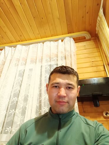 женская одежда бишкек оптом и в розницу: Мужская спортивная куртка темно-зеленого цвета с воротником-стойкой на