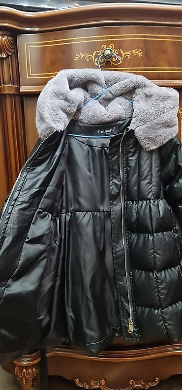 Верхняя одежда: Продаю верхнюю одежду на девочку 5-6,5 лет. Вся одежда в идеальном — 6