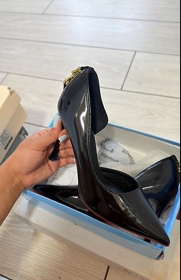 ysl tufli: 1 defe ceklişe geyinilib tezedir qebzide durur. 37 olcu — 3