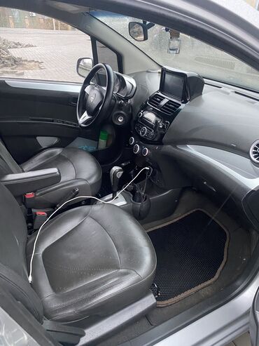 Chevrolet: Chevrolet Spark: 2015 г., 1.2 л, Автомат, Бензин, Хэтчбэк — 3