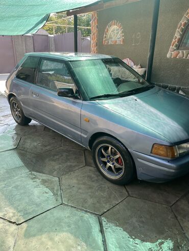 машина 50000сом: Mazda 323: 1990 г., 1.8 л, Механика, Бензин, Купе