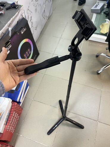 Другие аксессуары для фото/видео: Селфи палка («Selfie stick») Профессиональный телескопический штатив