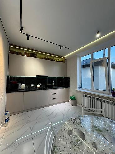 Продажа коттеджей и домов: 4 комнаты, 160 м², 6 соток, Бишкек — 9
