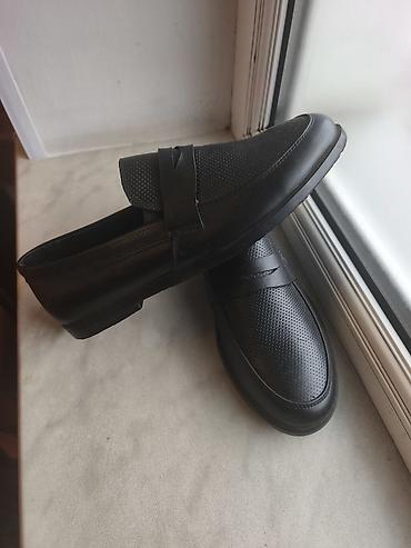 yay ayaqqabı: Kişi loafer ayaqqabıları – qara rəng, klassik penny loafer dizaynı - — 2