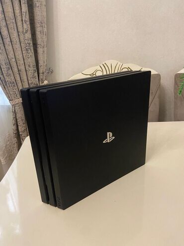 oyun direksiyon seti: Ps4 pro modeldir. 1tb yaddaşa malikdir. 9.00 dur ( istədiyiniz bütün