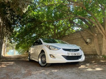 Hyundai: Hyundai Elantra: 1.8 l | 2011 il Sedan — 6
