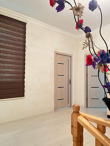Həyət evləri və villaların satışı: 2 mərtəbəli həyət evi - Plan: 2 mərtəbə, geniş işıqlı otaqlar; yuxarı — 4
