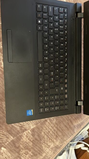 işlənmiş notebookların satışı: Lenovo noutbuk Xüsusiyyətlər: - Korpus: mat qara, yivli teksturalı