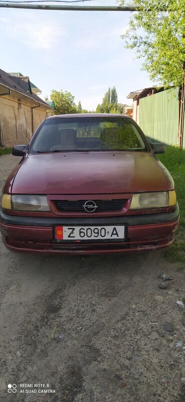пассат 1993: Opel Vectra: 1993 г., 1.8 л, Механика, Бензин, Седан