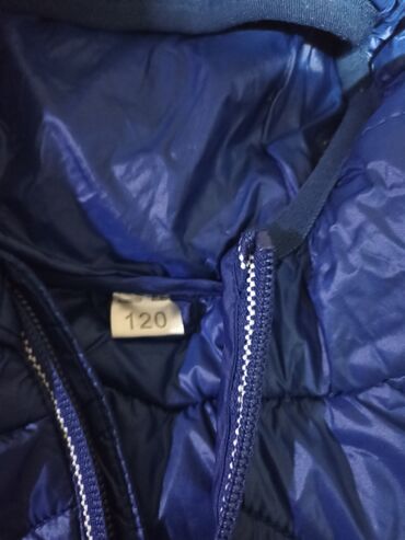 отдаю в добрые руки: Отдам Даром! Детские вещи. На синей курточке,на мальчика,замок без