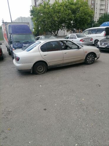 прожектор на машину: Nissan Primera: 2001 г., 1.8 л, Механика, Бензин, Седан