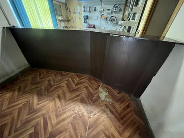 Другое оборудование для бизнеса: Продаю стойку ( ресепшен) размер 2 метра прямая и на искось 127 см