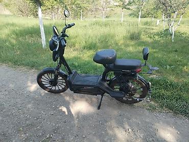 Bicikli za odrasle: Električni motorcikl Veneco 35.000dinara Prodaje se sa punjacem Lepo — 6